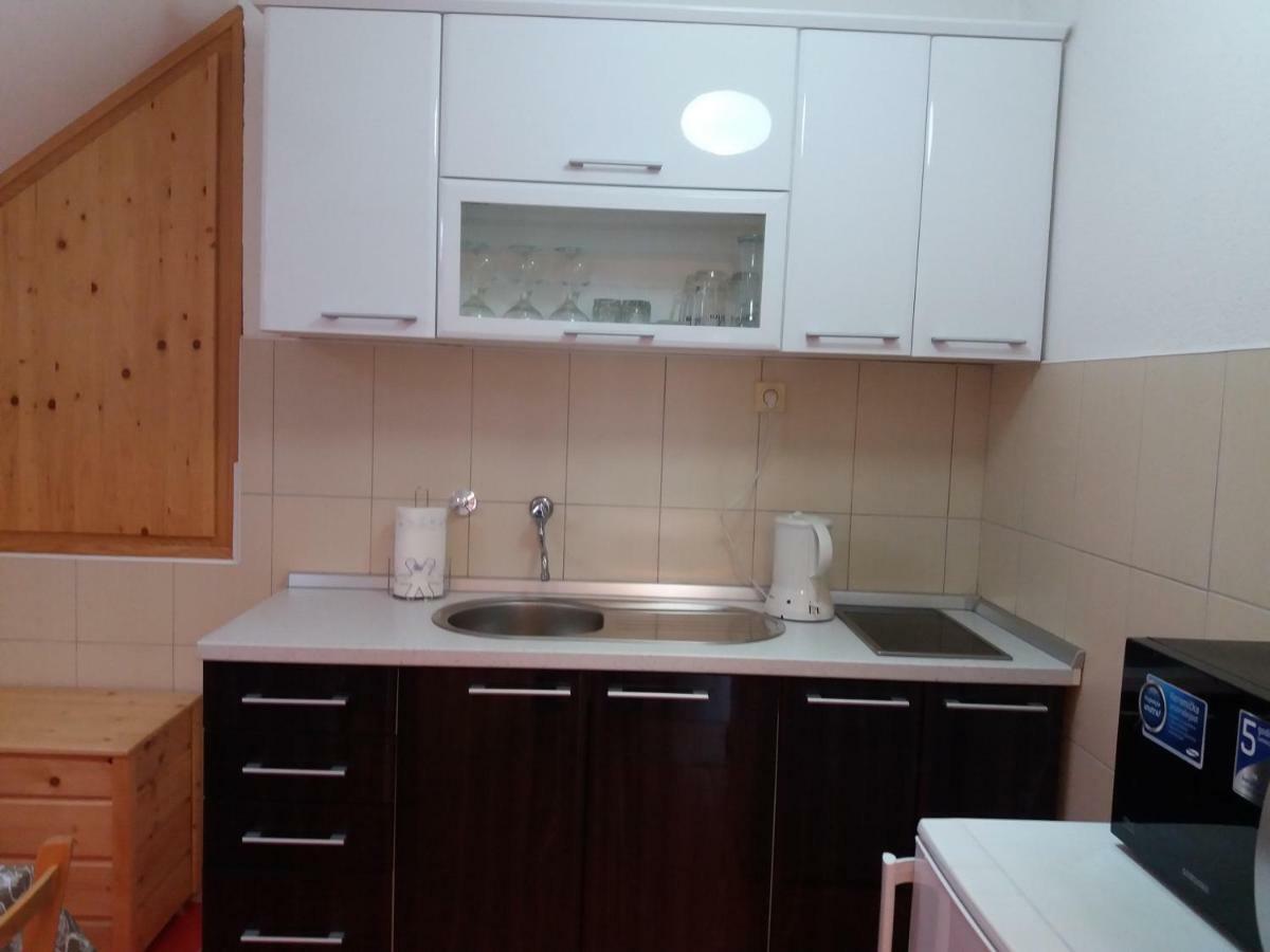 Blue Moon Apartment Licko Petrovo Selo Bagian luar foto